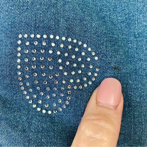 Quacker Factory Blue Jean Denim Jacket Rhinestone Hearts Detail (Size 1X) - Picture 11 of 12